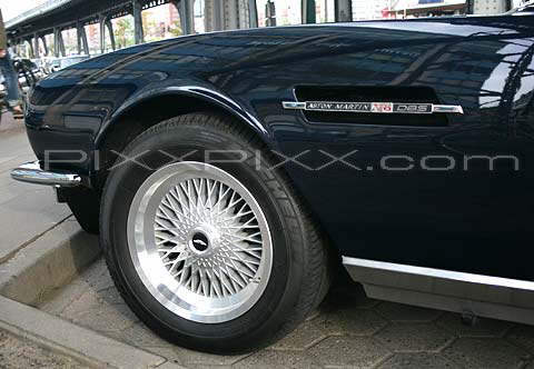 11-06679s Aston Martin DBS V8