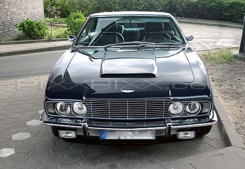 11-06682s Aston Martin DBS V8