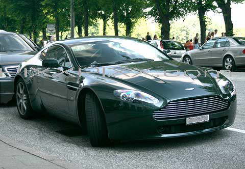 11-08034s Aston Martin Vantage V8